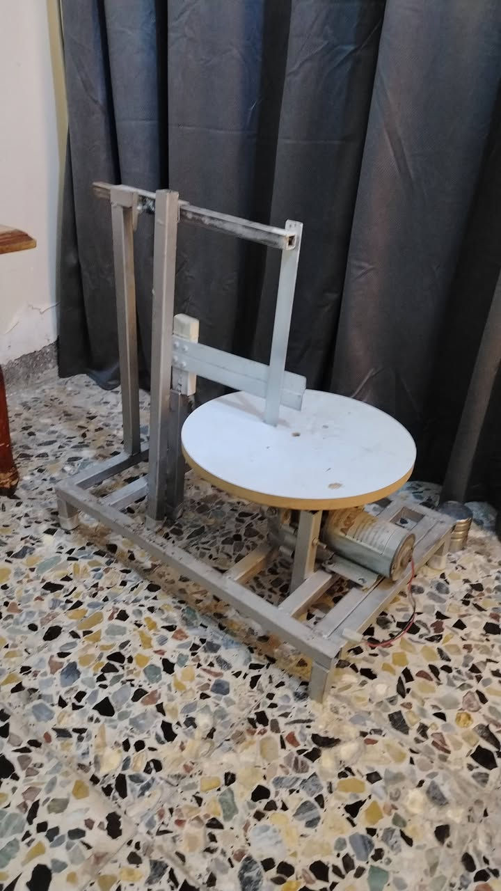 سلام عليكم متاح ماكنة كيك لتعديل الكريمه تعمل افقي وعمودي المكان محافظة ميسان السعر ١٠٠ الشراي يتصل ***********
