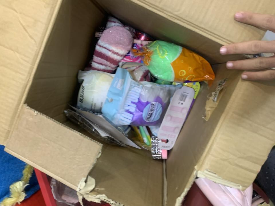 السلام عليكم لبيع غراض كوزمتك كاملة جميع مكياج وكس اسوارات وجنط وشامبوات ومرطبات اصليات تعزيلة محل تواصل واتساب ولخاص مفتوح الرقم واتساب فقط***********
