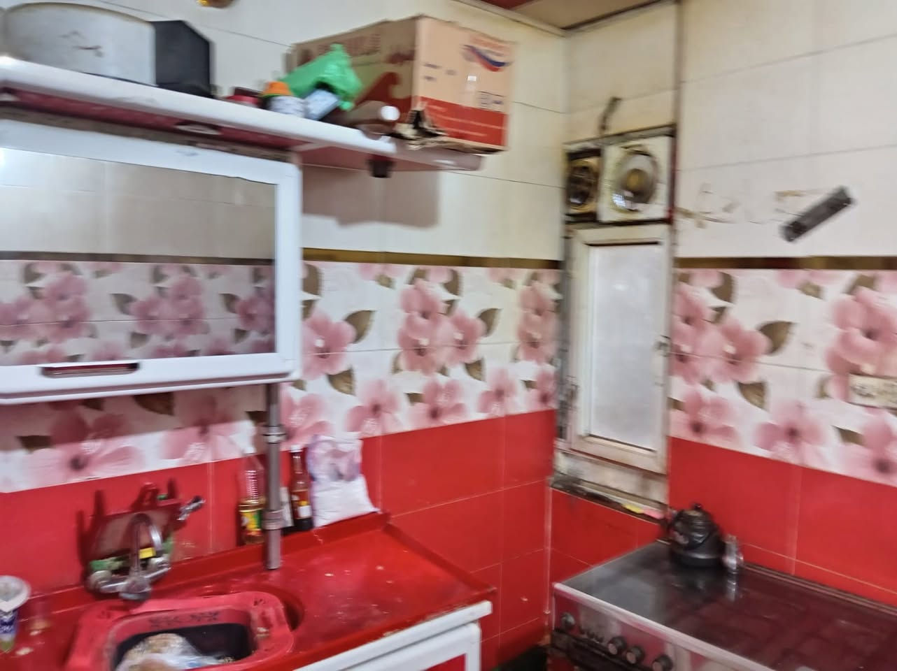 دار للبيع حي الزهراء ١٥٠متر ٣غرفه وصاله ومطبخ وصحيات نضيف السعر ٢٠٠ مليون مع المجال شارع ٦متر خلف مطعم ثابت 
***********
حسين الرماحي
