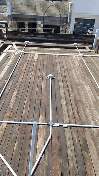 عملنا في ميسان فقط تسليم مفتاح كرسته وعمل ترميم إضافة بناء تسليم هيكل عظم بدون باب وشباك سعر المتر المربع للهيكل كرسته وعمل ١٨٠ الف يتضمن الفقرات التاليهه
دفن وتعديل الأرض بمادة السبيس مع مستوى وزن الشارع
مع الحدل بحادله كبيرة
رش مبيدات كلوردين قاتل الحشرات
تسقيط وتخطيط الخارطه على الارض مع فرش نايلون زراعي نوعيه جيده
عمل المجاري حسب مخطط الخارطه نوعية امل الشريف المصري
تسليح الرفت يكون حسب مخطط الخارطه مع حصيرتين تسليح
صب الرفت بمواد درجه اولى اسمنت مقاوم رمل اخيضر حصو مكسر او صب بم  كونكريت جاهز حسب طلب الزبون
يكون ارتفاع الرفت ٤٠ سم
صب بتلو ٢٠ سم حسب المخطط
بناء بالطابوق الجمهوري بارتفاع ٣،٣٠ للطابق الأرضي
عمل حداده ونجاره صب السقف نوعية الشيش عراقي اف اف أو سوبر أو ماس رباط ٣٠ سم على كل البيت مع السقف
بناء الطابق الثاني بارتفاع ٣،١٠ نفس مواصفات الطابق الأرضي مع مردات ماء ٢٠ سم
بناء البيتونه مع صب السقف حسب مساحة الخارطه مع الستاره بارتفاع ١،٧٠ سم
يشمل الهيكل المجارى كاملة مع مرازيب السطوح والبلكونات
مع تأسيس أنابيب السبالت مع تأسيس جكشنات سبور لايت السقوف
علما عملنا في ميسان نقد فقط
***********
