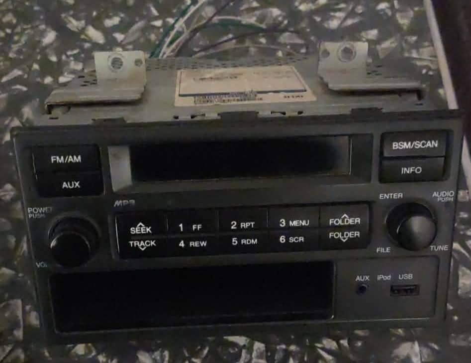 للبيع مكاني بغداد القاهرة 
اكسنت / ريو من موديل 2006 و إلى 2012 مقدس 
***********
