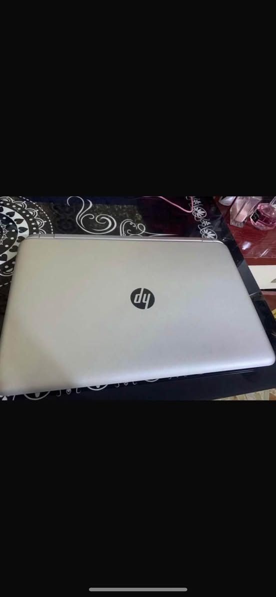 سلام عليكم من رخصة لادمن لابتوب  نوع hp مستعمل حالة جيدة يجي ويا شاحنة فقط للبيع بسعر ١٥٠ الف  مكاني بغداد الحرية السلام ***********
