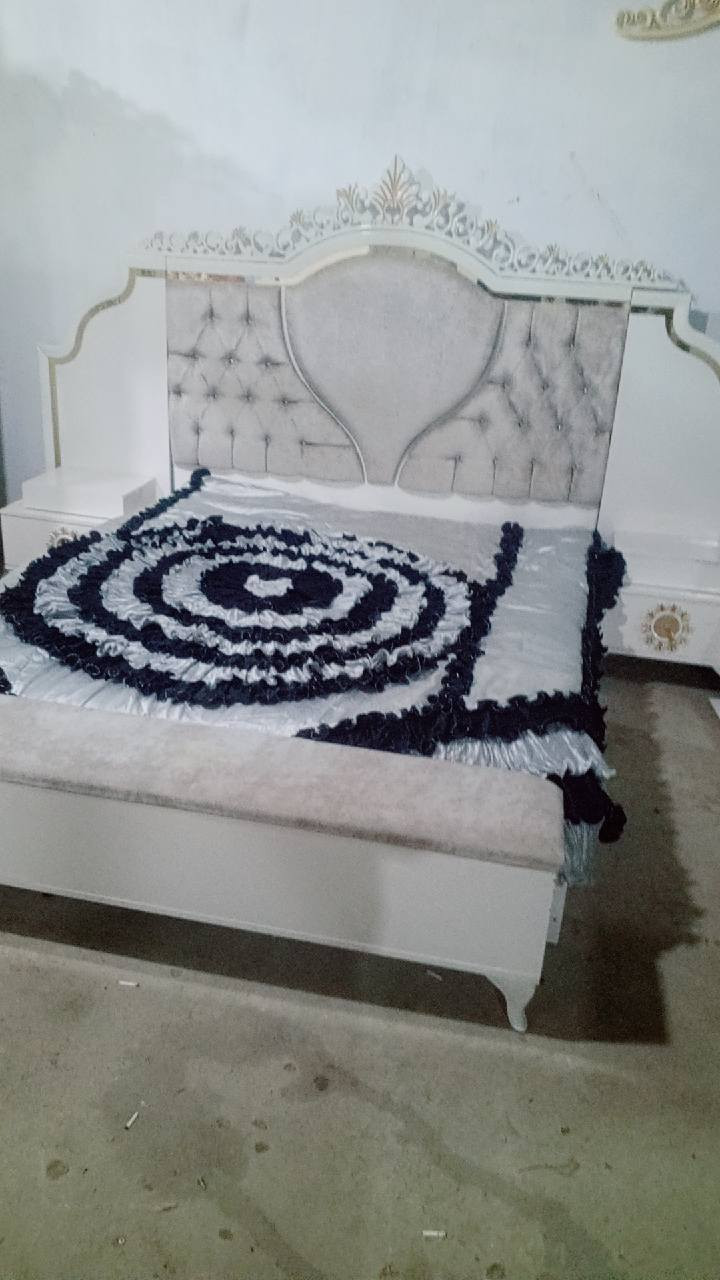 طخم تركي ملكي 8قطع سعر 650 الف عنوان سيميل مسيريك قرب صيدليه بيلا ب فرع ***********
