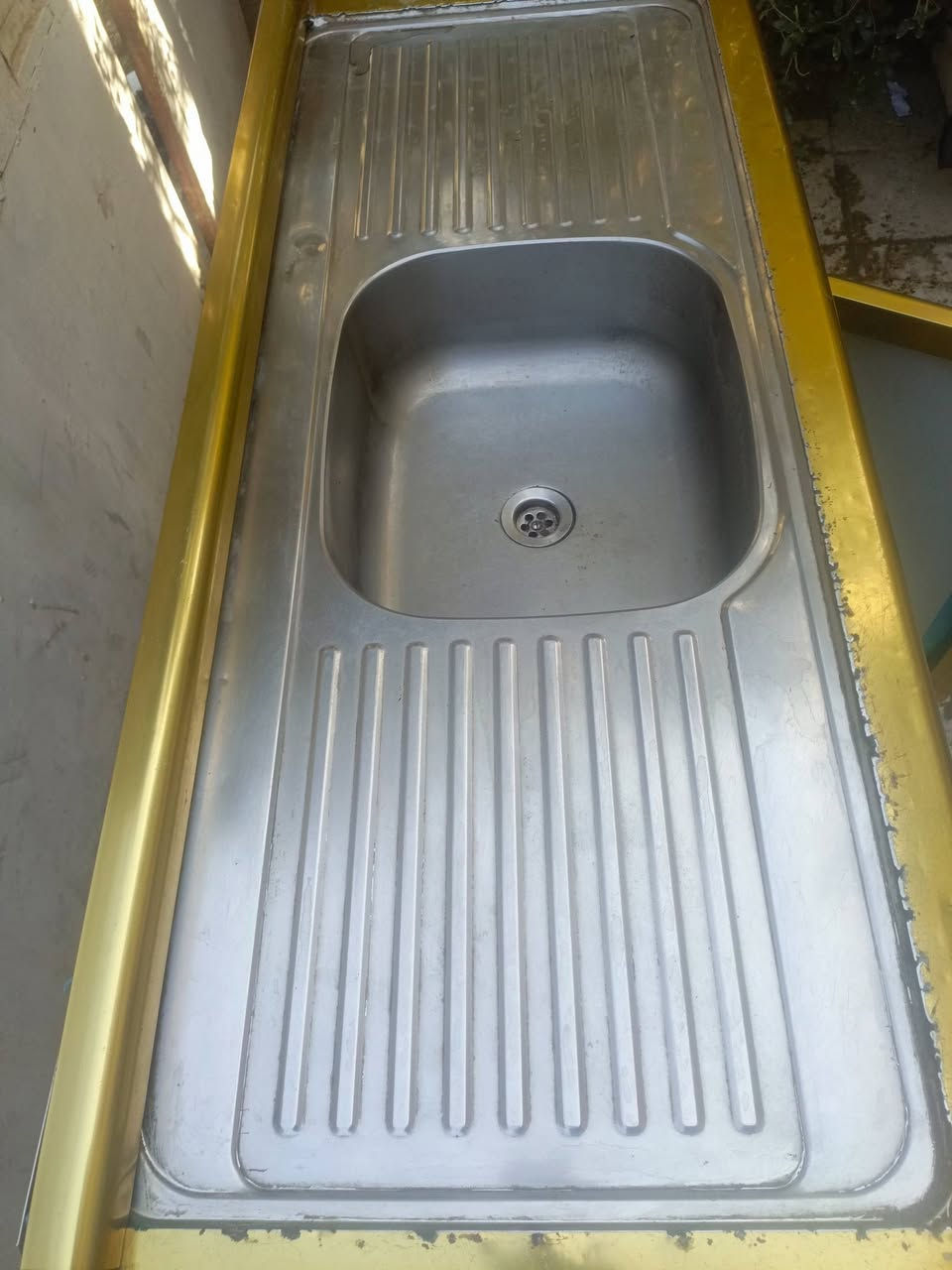 السلام عليكم متاح سنك مطبخ للأستفسار اتصل بالرقم
***********
