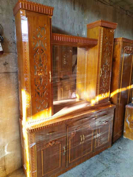 غرفه 5 ابواب. ابراج ملحق مستعمل شغل فصال حديث صاج نقش زان 5مليم شرط السعر 950 الف عنوان موصل باب جديد داخل ساحة نادي الفتوه الرياضي مقابل افران السيد *********** اسيا ***********
