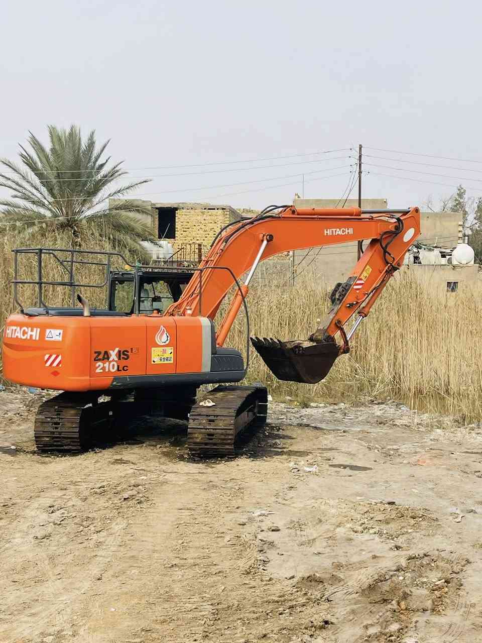 بسم الله الرحمن الرحيم 
على بركة الله لعشاق الجديد والمميز 
حفارة هيتاشي زت ٣
موديل 2009 رقم سليمانية الماني والسنوية ال 2028
حجم 210 السي 8 روله ✅
سرفه عرض 70 المرغوب 
مأسسه جك همر وكماشة وكيله كله بلادي 
حداديه وزنجيل ورولات 💯 
الحفاره كفاله عامه من مضخه ومحرك فول مواصفات فول سيفتي كفاله عامه بوجهك للشغل 🇯🇵
للاستفسار الاتصال على الرقم ***********
