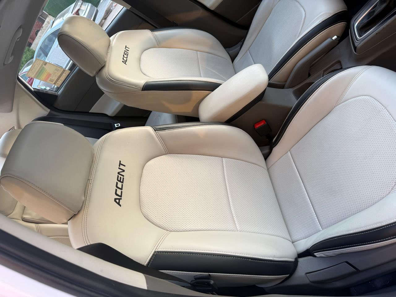 سلام عليكم اكسنت موديل ٢٠٢٤ مكفوله كفاله عامه ما عده رصعه بل جاملغ وطخه بسيطه بل دوسه بدون بارد بدون معجون بدون تبديل سياره مكفواله كفابه عامه فول موصفات رقم بغداد بسمي تحويل ثاني يوم السعر ١٣٣ وبيه مجال الاستفسار الاتصال عله الرقم ***********مكان بغداد حي العلام شارع الرافدين
