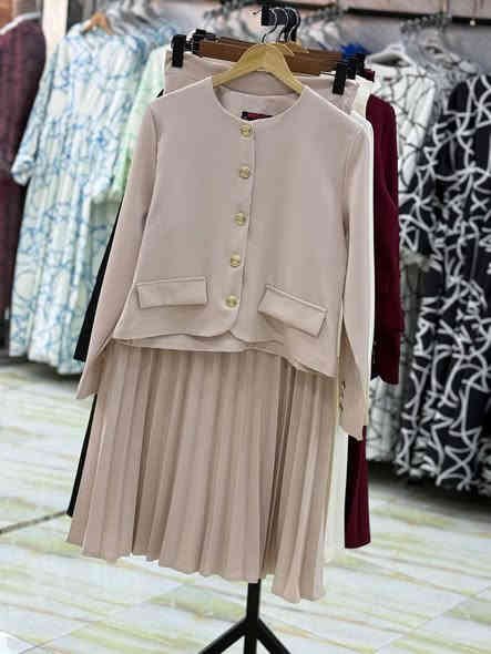 طقم انيق كوالتي عالي قماش دابل ايطالي
قياس 48/46/44/42/40/38/

#سعر قطعة 35 الف فقط

ملاحظه //تصوير حقيقي من محل

للحجز واستفسار مراسلتنا على الخاص 

او واتساب ***********
