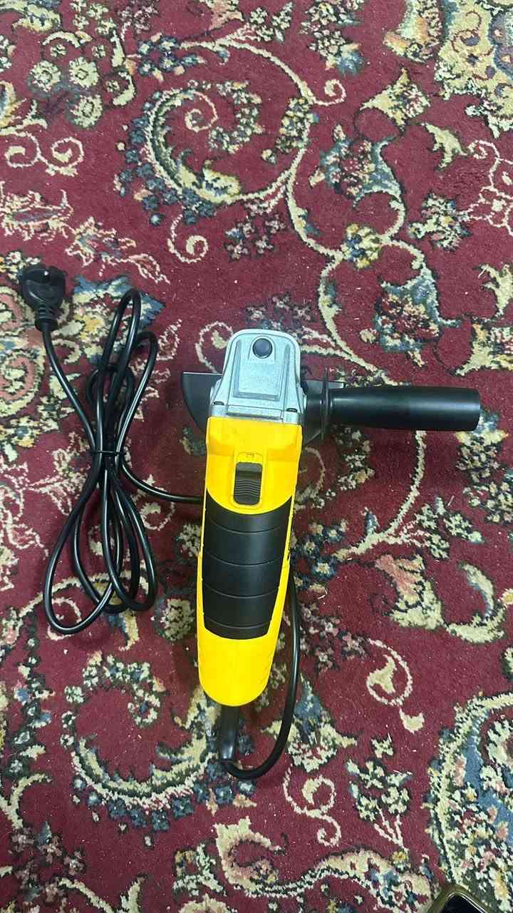 السلام عليكم كوسرات وغراض اصلي للبيع عل فحص عدي واتساب وعدي توصيل هذا رقمي للتواصل ***********
