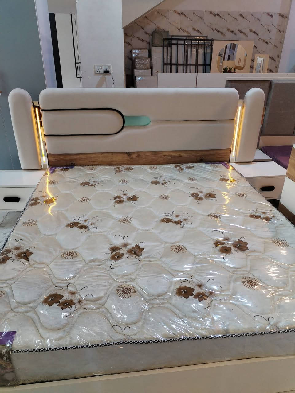 غرف نوم تركي جديد ومستعمل وتبديل القديم اب جديد عنوان المعرض اسرى ومفقودين للستفسار ***********
