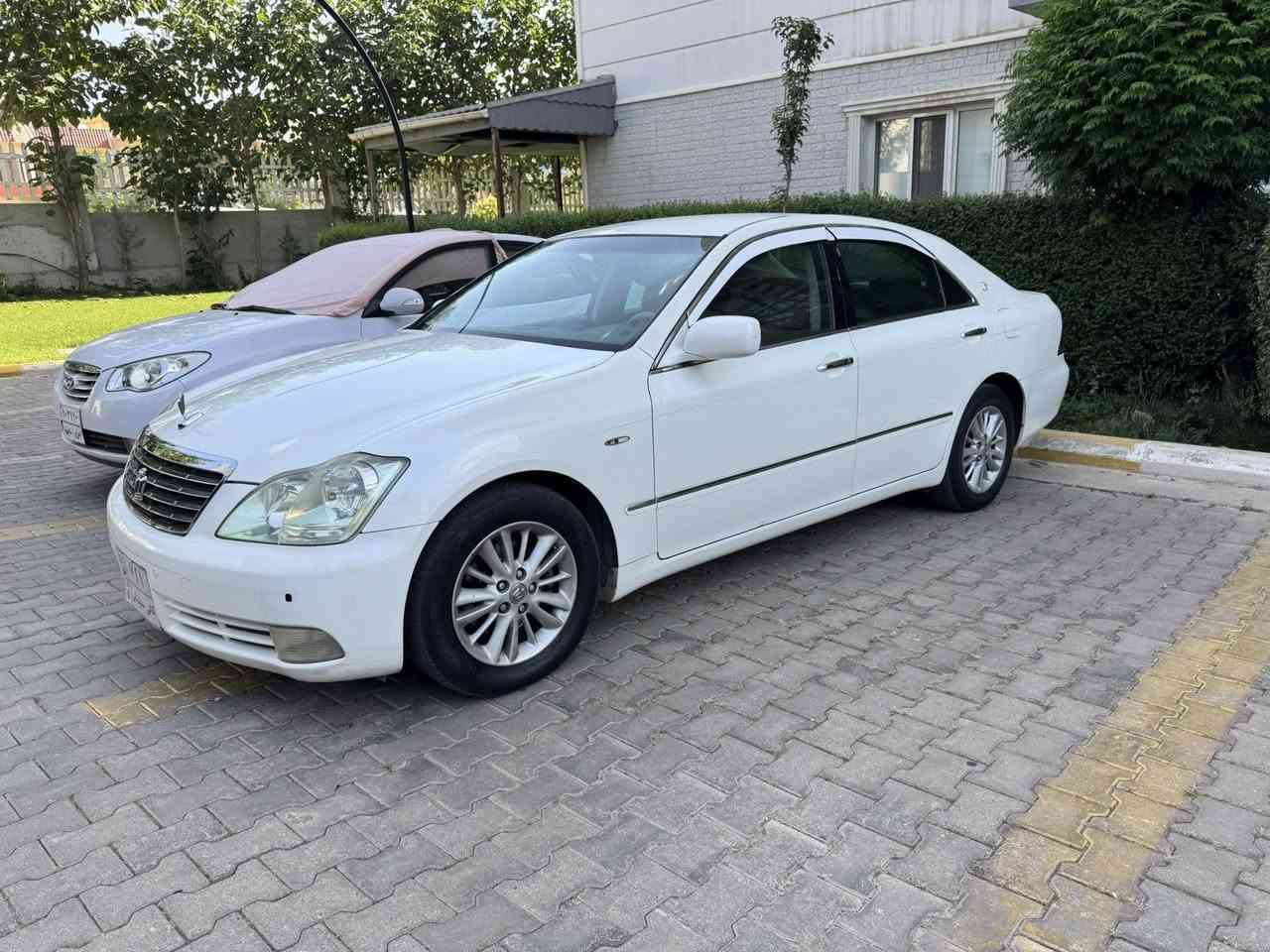 ماشاللە لەمالی هەموو لایەک
شاهینەیی ١٨٢موس ٢٠٠٥
کۆدی بۆکراوە 
سپیی ناوزەرد
سەیارەکە زۆر جوان یەک پەلە بۆیاخی هەیە زۆر نیە
کوشنی عەکس کراوە
گۆلپ ناو دەشبول ئیشناکات
دوو دوگمە 
سیعری ٦١ مەعمەلە 

 ***********
