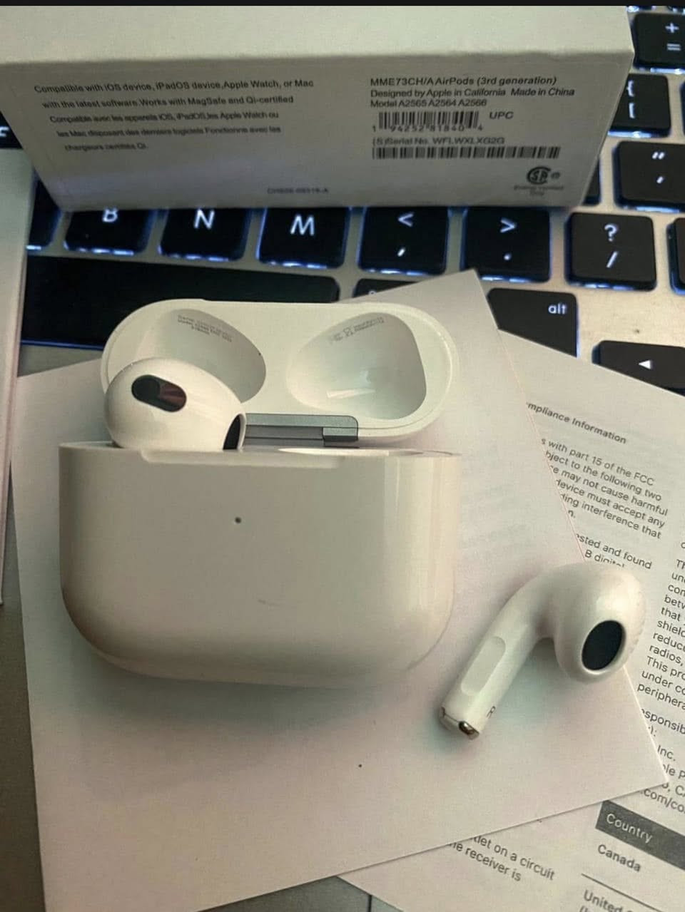 عرض  AirPods Pro ￼ الصنع USAامريكي California كليفورنيا
ضمان استبدال او استرجاع 
حل لسماع الصوت للمكالمات والميكروفون بخاصية عزل الصوت 

والشحن جدا ممتاز من 5 الى 7 ساعات وشحنها سريع جدا تايب سي ( Type _ C )

سماعه ابل ايربود برو  
 المواصفات نار 🔥🔥🔥🔥
**صوت ستيريو ￼ مجسم عالي الجوده ميزة الصوت المحيطي 8dmusic
**خاصية GPS(للعثور على السماعه في حال فقدانها)
**شحن لاسلكي 
**خاصية تغير الاسم Rename 
**تعمل باللمس لرد المكالمات والتحكم بالاغاني 
**شحن سريع عن طريق كيبل ايفون = تايبسي
**تفتح نافذت تشغيل للايفون عند فتح الغطاء(pop up)
**ختومات +باركودات  
**متوافقه مع جميع الأجهزة 
**مختمه جميع الختومات على السماعه و الكارتون
**مقاومه للماء و الغبار و المطر
سعر 18,000 الف وتوصيل مجاني 🔥
توصيل موجود  لكل المحافظات 
للاستفسار والحجز مراسلة الصفحة او  مراسلة على الواتساب للرقم ***********
