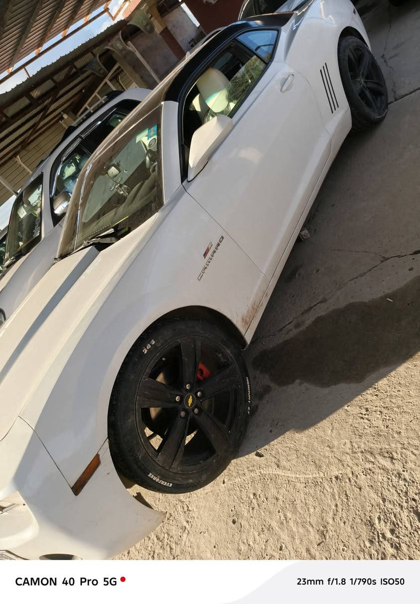 السلام عليكم
للبيع كمارو موديل 2012
 قطعه ٢
كاربونها موجود
تحويل وكاله بشرف
سعر 95  بيها مجال
مكان السياره موصل سهل نينوى برطله معرض بانوراما
للاستفسار
 ***********
***********
