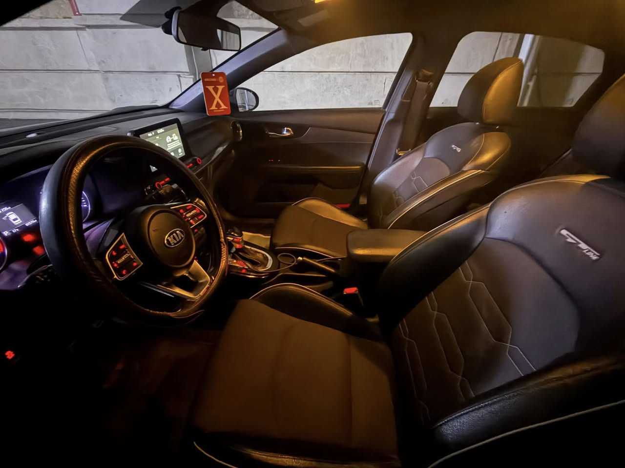 كيا فورتي GT لاين فورتي 2021
كير At المرغوب 
نص فول 
بصمه 
كشنات حضن 
رقم الجديد / اربيل 
السعر 145 وبيها مجال 
حادثها موضح بالصور فقط بارد جاملغ خلفي عكس السايق.  ***********
