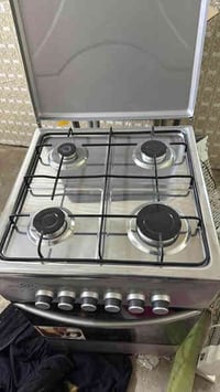 مجمده مستعمله شهرين وطباخ اجديد مامشتغل ابد المجمده 175وطباخ 124 حي زه...