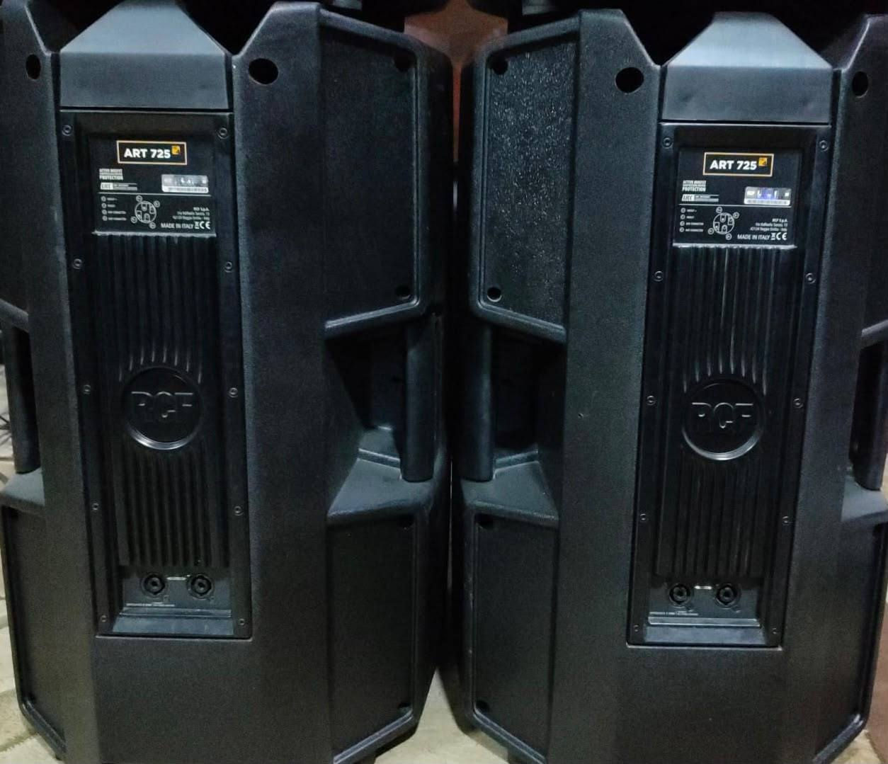سماعات ايتالي Rcf725للبيع 
***********
عنوان دهوك و اربيل و موصل
