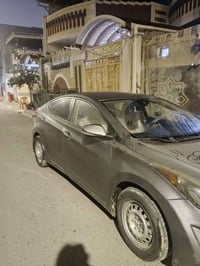 النترا 2016 اللون رصاصي غير محدد وارد خليجي بيها صندوق مبدل وبعض أماكن...