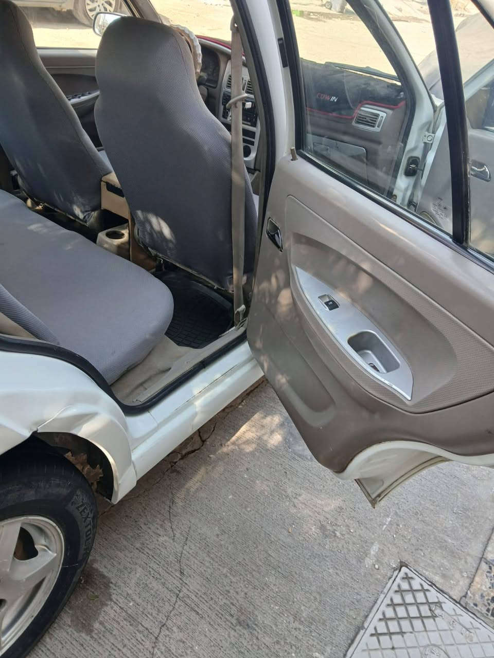 سلام عليكم عندي شيري كوين موديل ٢٠١٠ سيارة كلش نضيفه للبيع فقط كير عادي محرك بلادي تبريدثلج نقص غاز دوشمه جديد تخم تاير باتري كلشي جديد صدر تجي وتشوف بسمي تحويل مباشر بغداد السعر ٣٠ ترايك وين مايعجبك ***********
