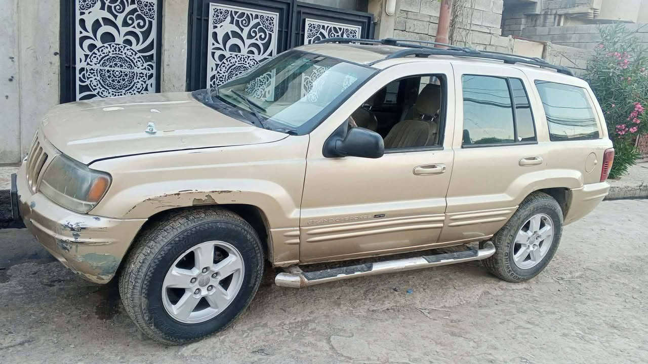 السلام عليكم جيب شيروكي مديل 2000 رقم ألماني كركوك محرك 6سلندر فول تماتيك محرك وكير شرط داخل جديد شاشه طخم أمامي وخلفي شرط وشرط وكاله وتحويل مكاني الموصل بيع او مراوس السعر 50 وبي مجال ***********
