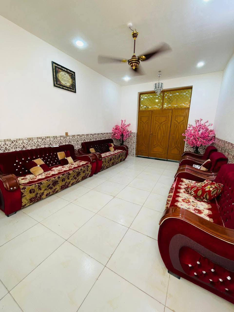 الدار للبيع مساحه ١٦٠ متر طابو صرف

العنوان ابي غرق حي الحسين

طابق واحد

خدمات كامله مدارس قريب شارع حله كربلاء

 ***********
