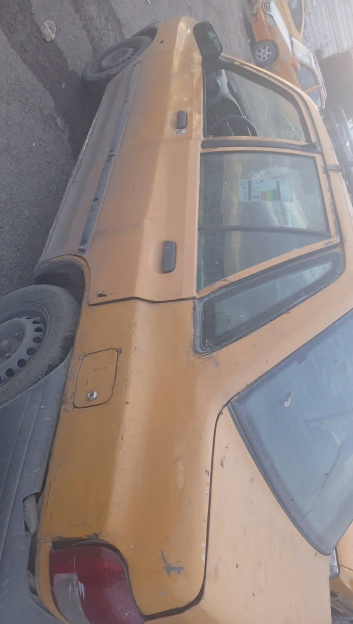 السلام عليكم ورحمه الله وبركاته سيارة سايبة موديل 11دشبول نفخ رقم ميسان صدامي سنوية كارتونية جديدة 
مكينة وكير زينات ترايها حلو وين ميعجبك اطلع بيها للبصر اطلع ولاتخاف والله العظيم سعرها 8ورقات بيها مجال حك جيتك عنواني بغداد مدينة الصدر هاتف ***********
