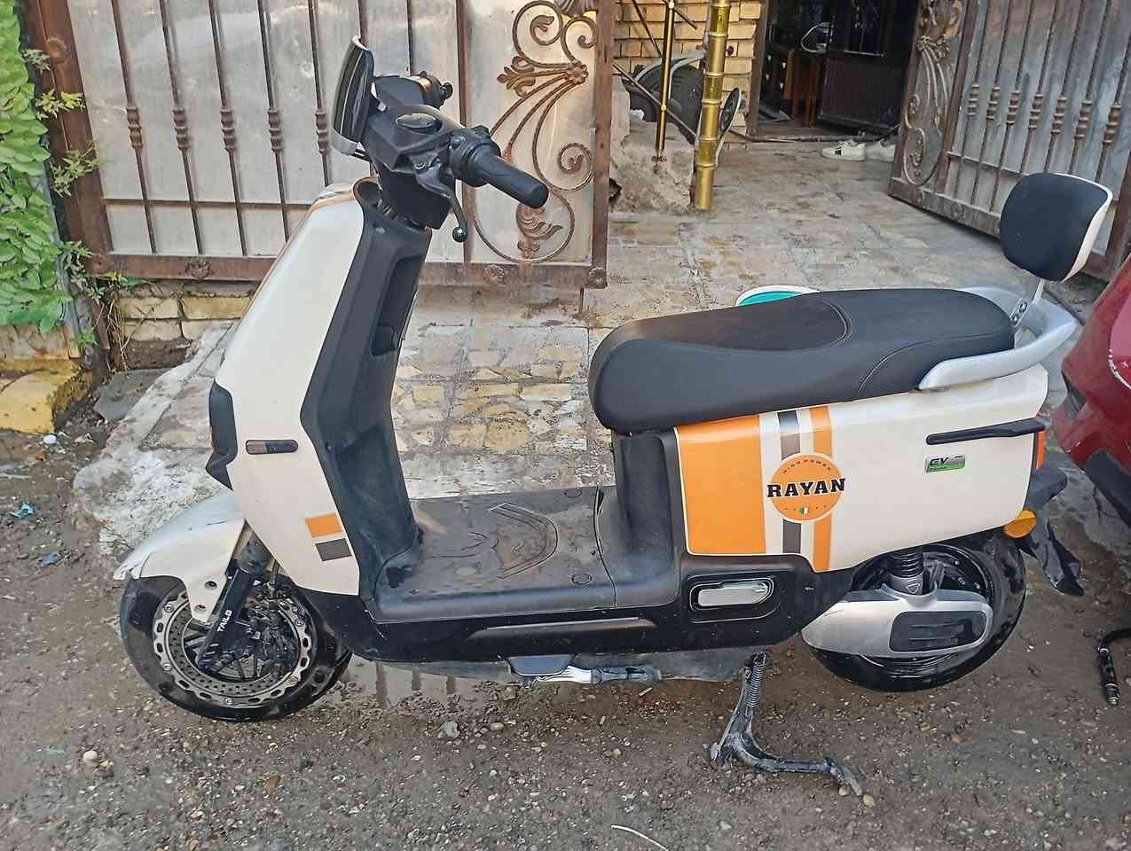 السلام عليكم دراجه ريان دراجه نظيفه ما بيها اي شيء داجه موديل 2025 اريد الدراجه ب 600 وبيها مجال عنواني بغداد العامريه مستعجل على بيعتها***********وتساب
