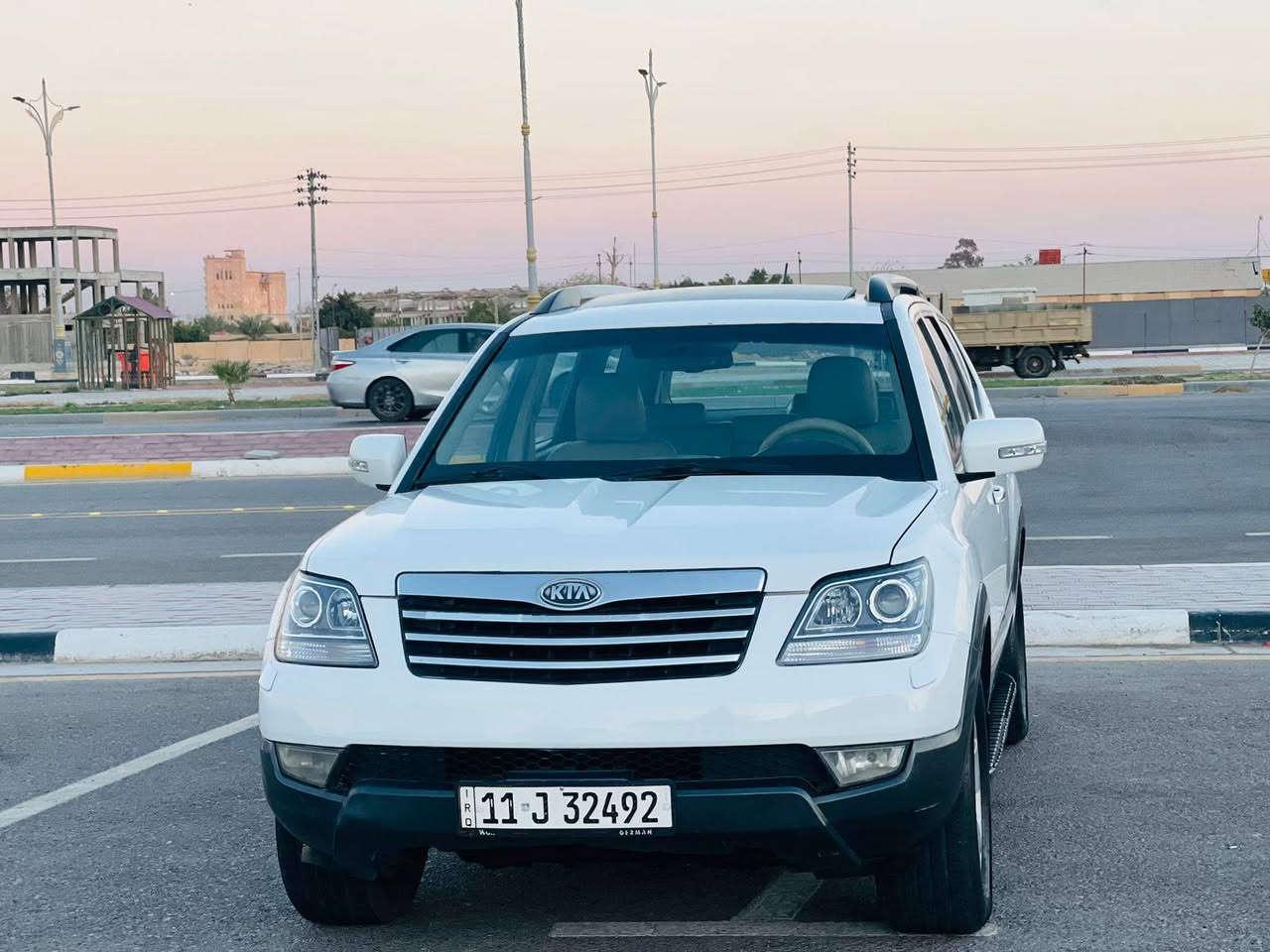 سلام عليكم كيا موهافي موديل2011فوووول مواصفات اعلى فئة👌 واحد على واحد💯سعر121بيه قطعه وحده كلير رقم بغداد نكليزي المكينة6/3800سلندر گير و مكينة  مكفولات المواصفات:-منظومة زينون عالي ناصي. بك لايت LED.دفع رباعي. فتحة سقف.بصمة ابواب.بصمة تشغيل.شارة ترحيب. تدفئة و تبريد كشنات.
تبريد ثلج ثلاث قطع. ثلاجة بالتجوه. الداخل جلد.شاشة كبيرة. خزن ميموري. كشنات كهرباء. مري قلاب.تخم تاير جديد. باتري جديد. تبريد بيانو.
زراگات دعامية. باب خلفي شفط كهرباء.
———————
مكاني كربلاء 
رقم الهاتف‏‪***********‬‏ كربلاء, العراق
