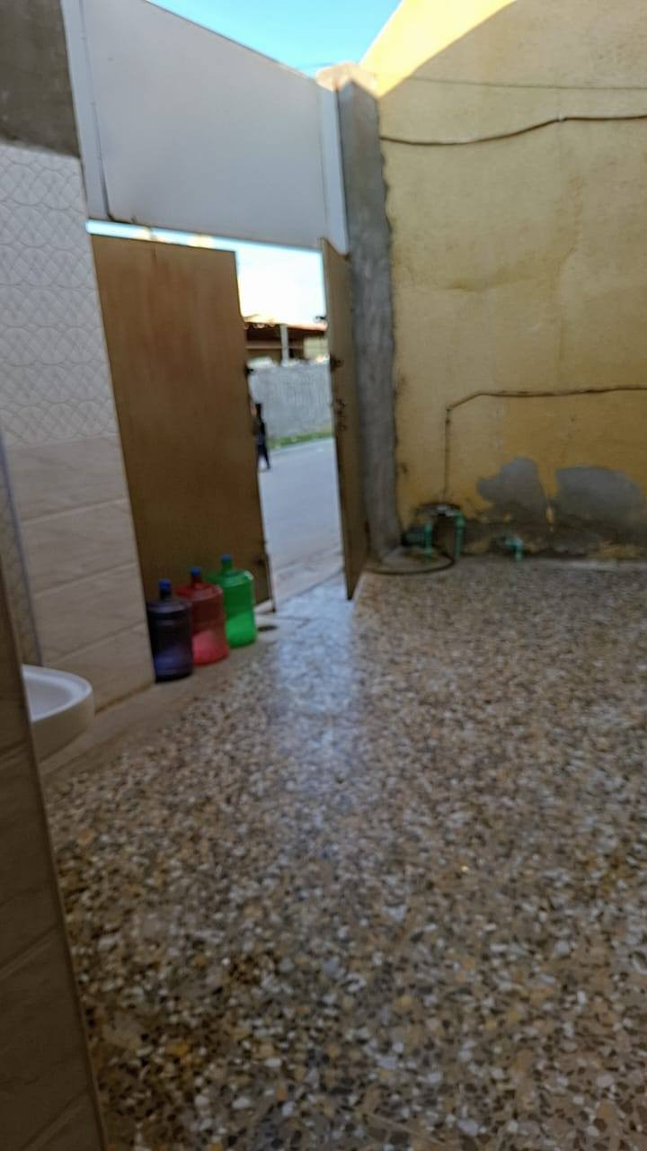 البيت للبيع اومراوس مساحة اقل منه المحمودية حي الشهداء ق،ب النهر مساحة ١٢٦ متر الاستفسار على واتساب *********** و ***********
