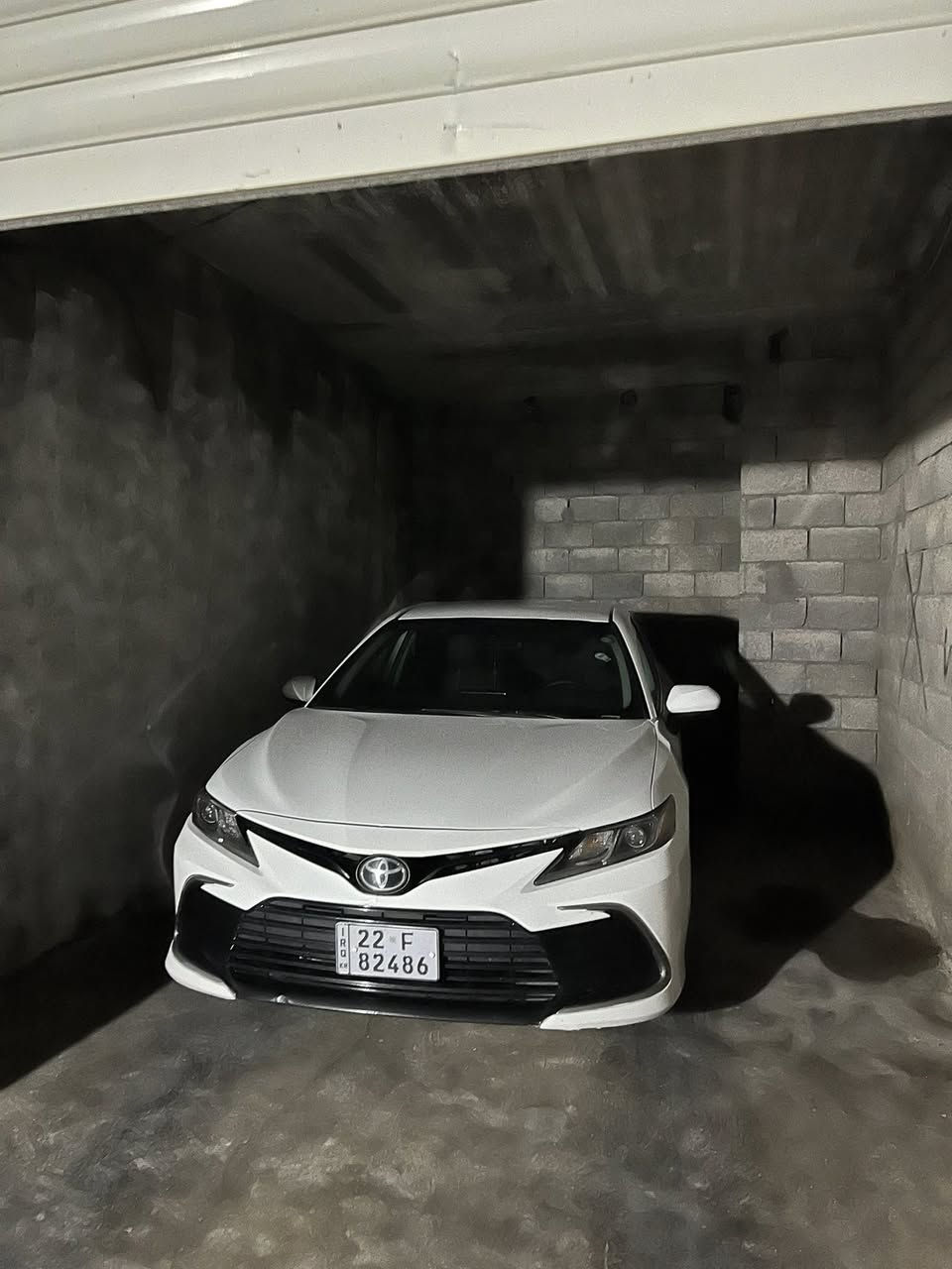 تيوتاا كامري للبيع موديل 21 رقم اربيل تحويل مباشر  سعر184 وبيه مجال بسيط   ضرر السياره جاملغ والباب امبدل بلادي بدون ايرباك الاستفسار اتصال ع رقم او وات ساب ***********
