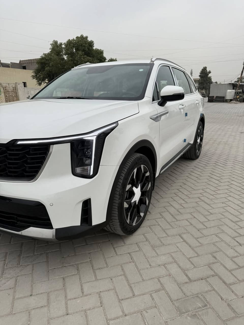 السلام عليكم سورنتو 25 خليجي 
مكفوله 
بغداد 
فول عدا البانوراما 
بصمه 
داتشو 
ويل 20 
كشن كهرباء 
جنطه كهرباء 
6 سلندر 
7 راكب 
ماشيه 19 الف 
سعر 320 
***********
