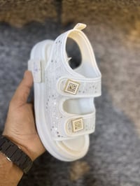 صندل بناتي طبي • مقاس 26-36 • كوت داموك