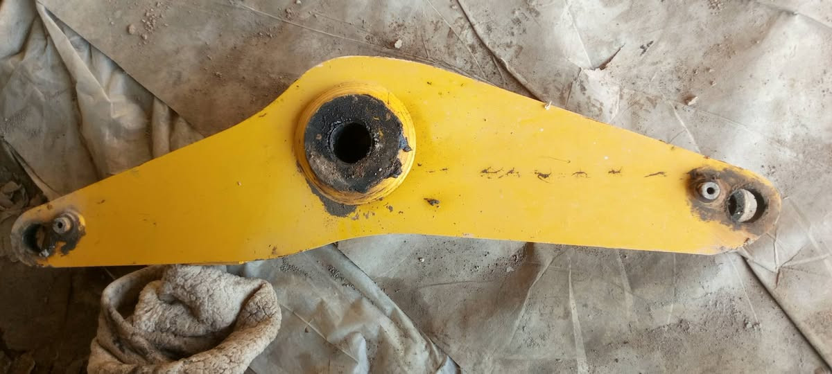 سلام عليكم للبيع لعاب كيله مالت كوماتسو حجم 100او150جديد ***********
