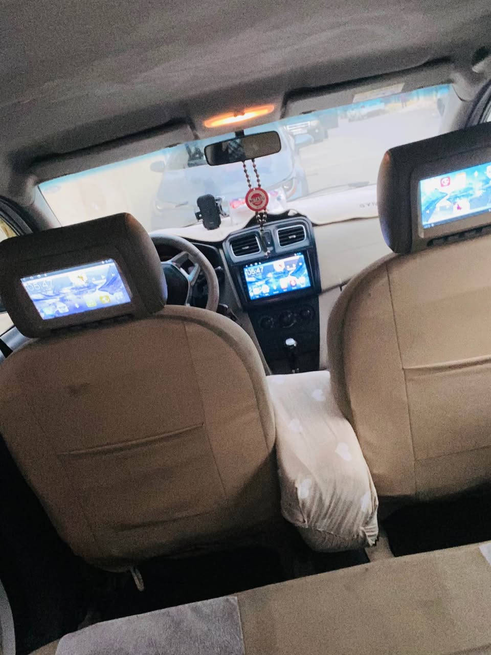 بەناوی خودا
ئەم سەیارەیە بۆ فرۆشتن 
ڕینۆ سمبول 2018

سیستمی دژە خلیسک
‏ABS
گێر ئۆتۆماتیک + گێڕعادی
ڕەنگی سپی

هایدرۆلیکی گێری تازە گۆڕاوە
باشترین جۆری ڕۆنی تێکراوە 
 172هەزار ڕۆیشتوە 
شاشەیە کامیرایە کوشنەکانی دواوەیشی شاشەیە
پەردەی ڕەشیشی لەگەڵدایە
بەشەرتی گێرو مەکینە ماشەلا مەکینەی زۆر پاکو جوانە 
زۆر بێ کێشە و بێ مەسرەفە خزمەت کراوە سەیارەکە
هەموو گیانی بەشەرت
زۆر بەی شتەکانی تازە بۆم گۆریوە زۆر پاکو خاوێن و بێ عەیبە
دوو جامی کارەباییە
سەنەوی بەسەر چوە
2چەمەلەخی دواوەو سنوقەکەی بۆیاخە
ڕەقەم باریکە
لە سلێمانی دائەنیشم
4 تایەی لۆکی لە ژیرە 2مانگە بۆی کڕاوە
نرخی 75 گەڵاو معامەلەیەکی برایانە
و مۆبایل:***********
تیلیگرامو ڤایبەرو وەتس ئەپی لەسەرە. السليمانية, العراق
