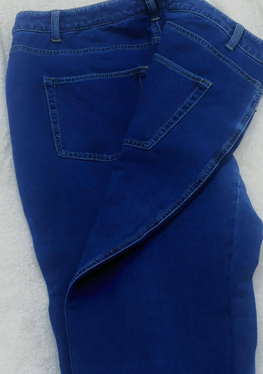 بناطير تصفة مولات ماركه أوربي شرط   عل الفحص بيهن قياسات والسعر صدمه بس تواصل واتساب***********
ب4 الاف القطعه قطعتين ب 7
