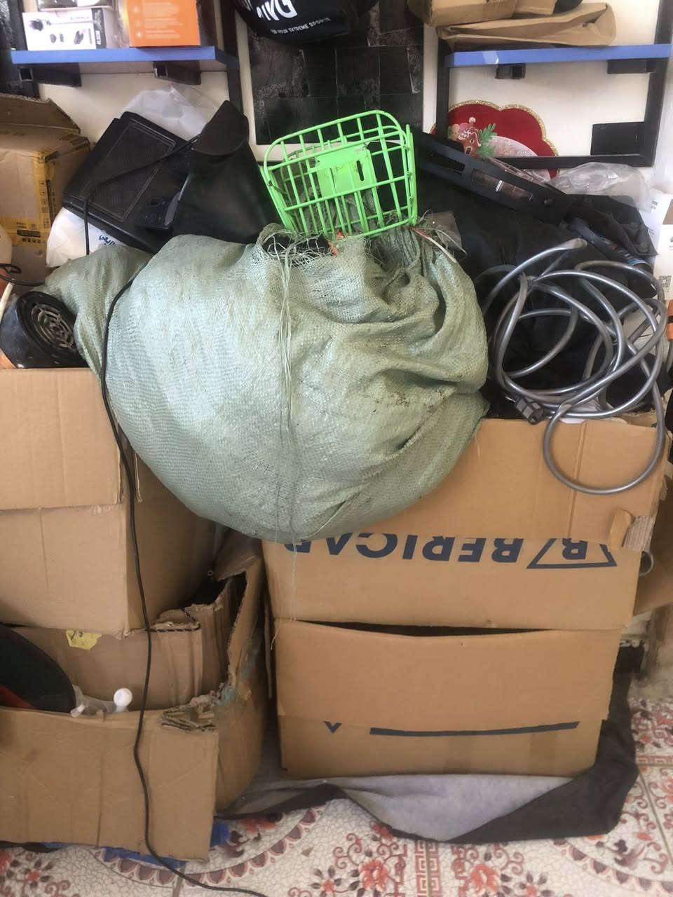 للبيع شلع ويه رفوف*********** وتس اب اتصال مكاني بغداد
