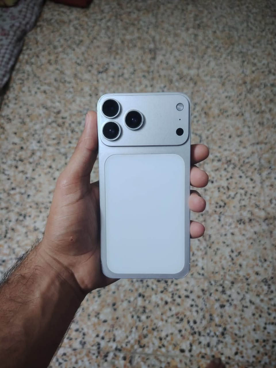 السلام عليكم
تلفون x max محور الى 17Pro max

البطاريه 54للبيع السعر ٢٠٠وبيه مجال 

المكان بغداد الشماعيه
للاتصال ***********
