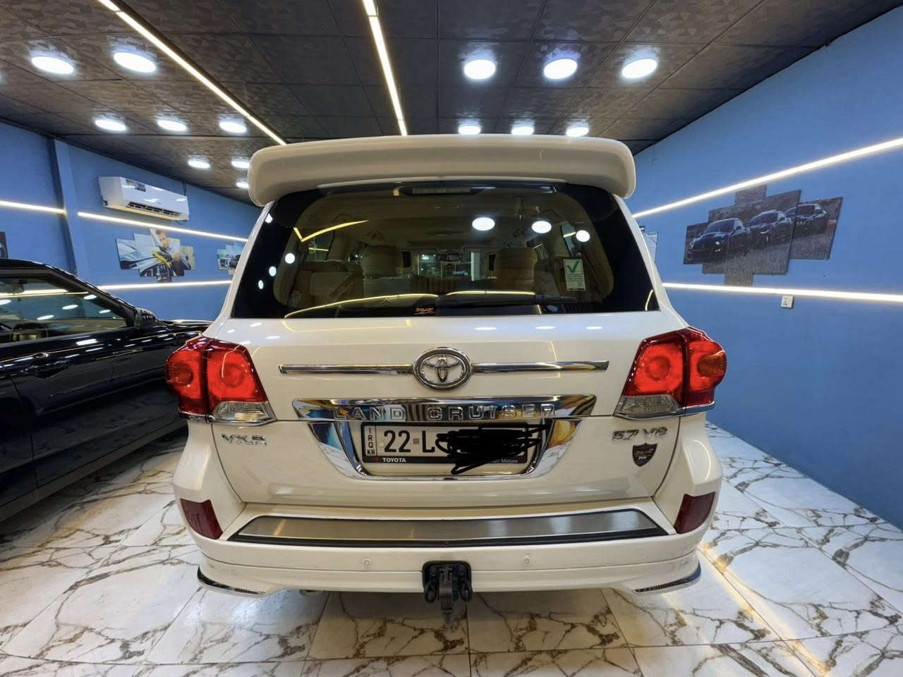 السلام عليكم لاندكروز بريم الباب الأول موصفات لكزز فول موصفات VXR ماشيه ١٧٠ الف موديل ٢٠١٥ رقم اربيل باسمي تحويل ومباشر  سعره ٤١٠ وبيه مجال سونار موجود ***********
