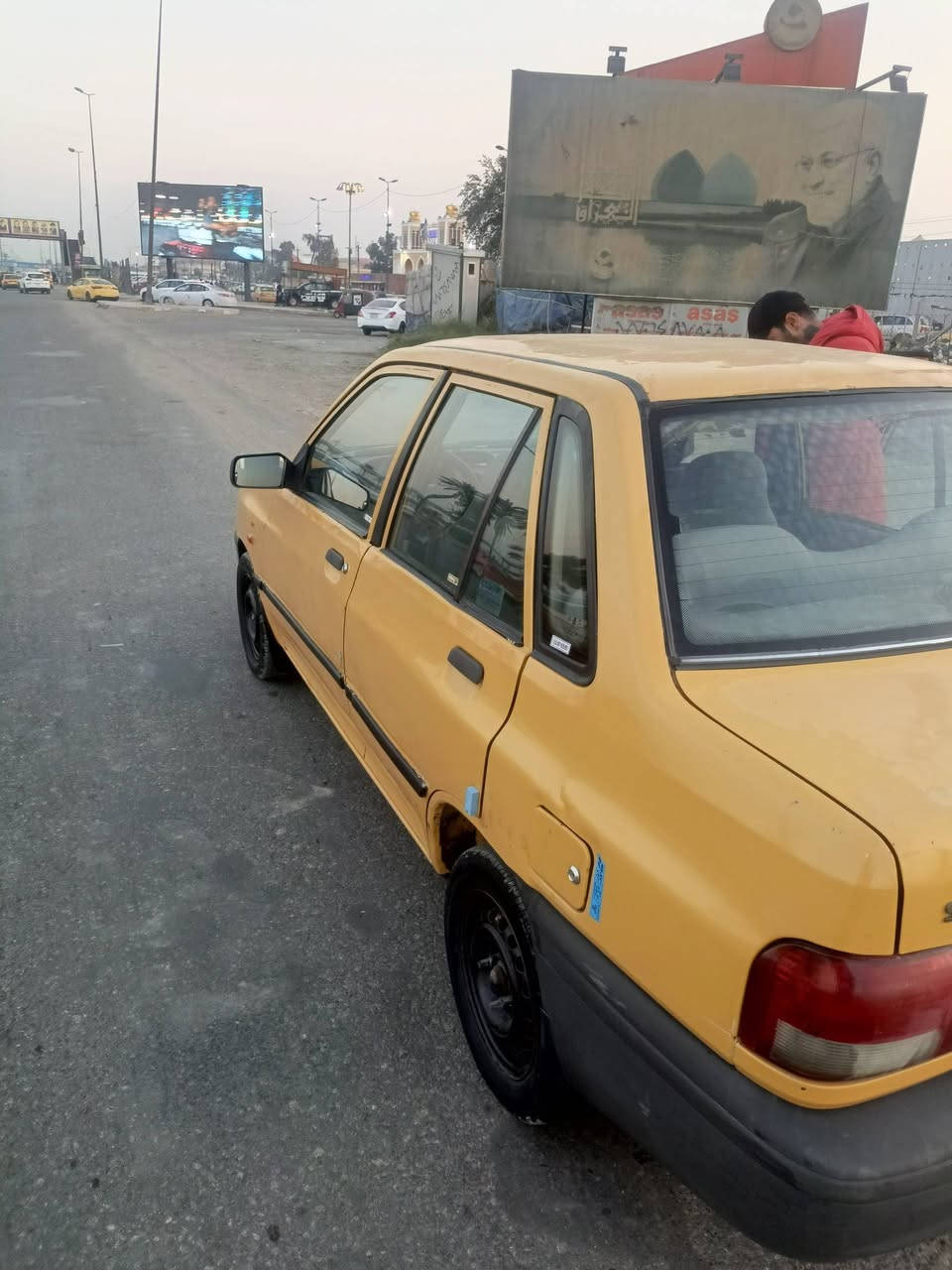 السلام عليكم سايبه للبيع 2012 السعر 24 قفل العنوان بغداد الامين رقم الهاتف***********
