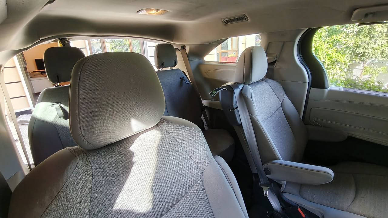 السلام عليكم..تويوتا سينا هايبرد 2024 جاملغ وبند..ناسيه 8 آلاف سلايت..بغداد باسمي السعر 27000$ بغداد الراشديه  ..***********
