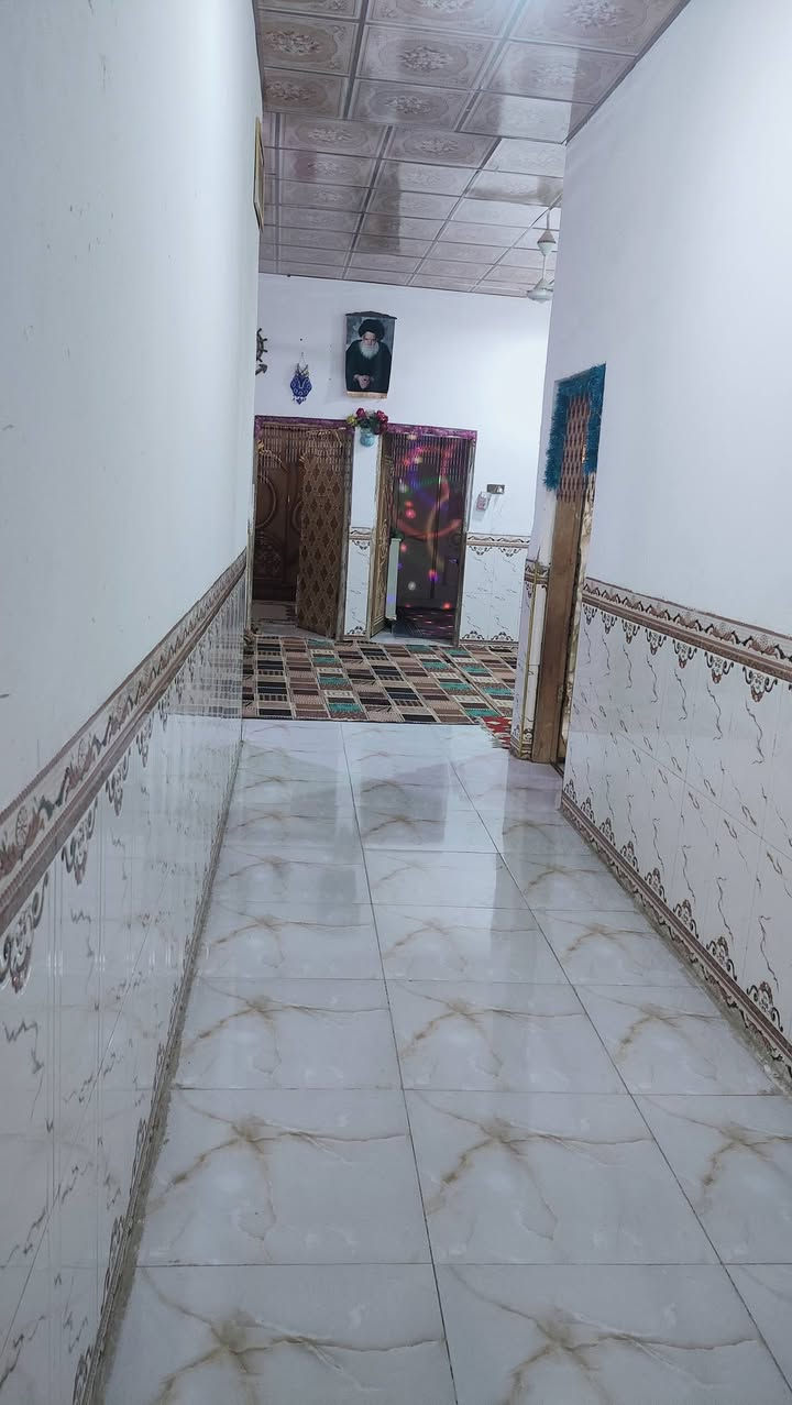 بسم الله الرحمن الرحيم (بيت للبيع مساحه 200م). وقف سني مسجل بيت كامل ديوان 8/في4. )صاله8/غرف 2/+صحياته خارجيه وداخيله
منطقه حلوه مرتبه سواق مدارس حكوميه+ أهليه
وكافته الخدماته موجوده العنوان والرقم 
‏‪0782 993 6302‬‏ السعر خاصه ومناسب حياكم الله الشرايه

في منطقه ام نعاج مقابل 
السجن المركزي حمدان
