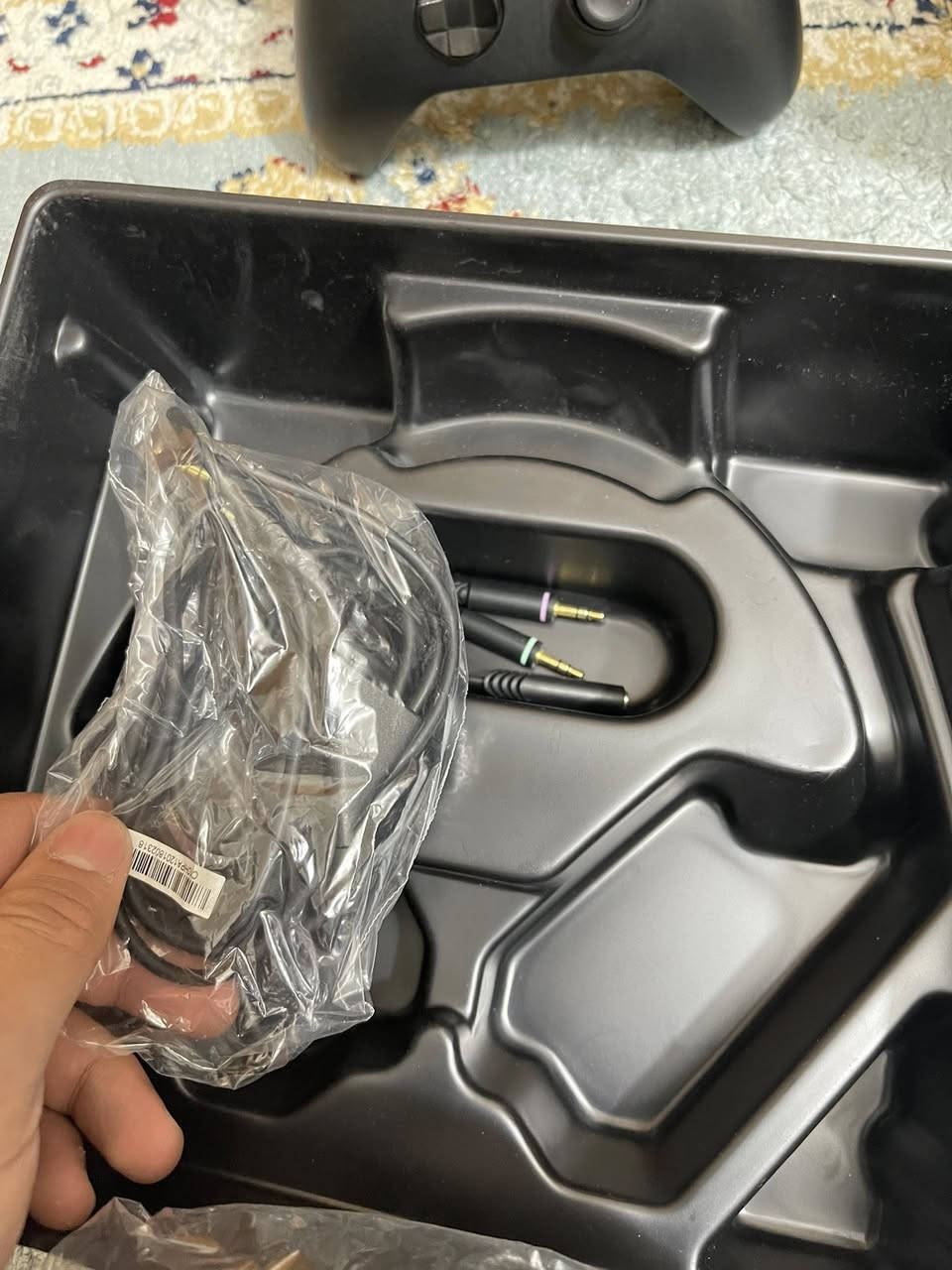 سلام عليكم
 اكس بوكس سيرس x مبدل بي بس بور سبلاين ويا غراضه كامله+ يو بي اس  اونلاين من شركه Maxma نضيف وكل ملحقات موجوده + سماعه A10 وياها كل ملحقات  كل الاجهزه كامله غراضه  
السعر680 الف وبيه مجال 
رقم ***********
