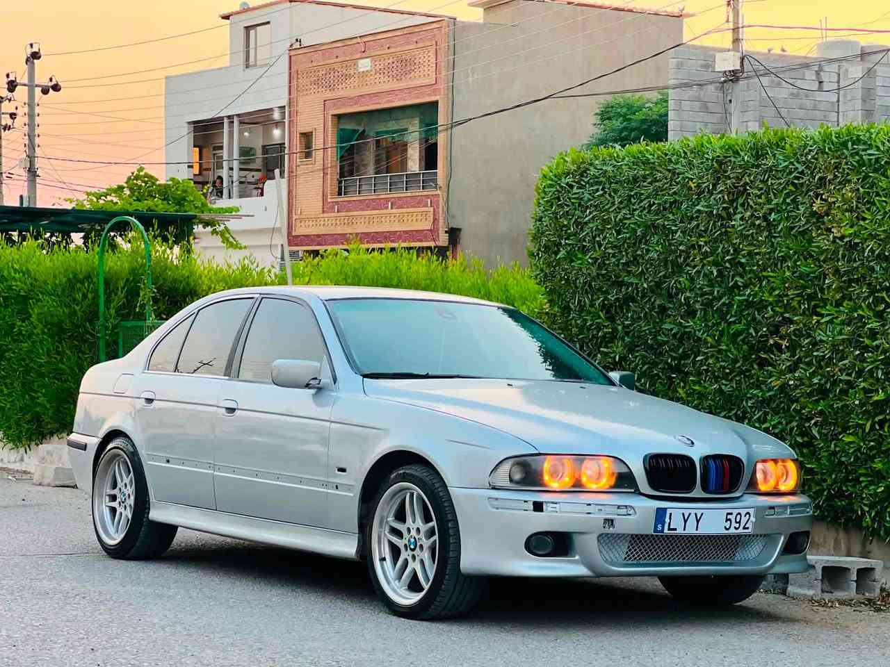 سەرەتا بەناوی خوای گەورە
BMW Saqar مۆدێل 2000
2021داخڵ کراوە
 مەکینە ٥٢٥ی دەبڵ دیجتاڵ ئۆتۆماتیکە عادی  پێنج گێڕە 
سەیارەکە مەنەفێستی ئیبرایم خەلیلە 
 فوول مواسەفات کامل کراوە بە M
 چوار تایە و ویلی M18ی لۆکی  لەسەرە 
تەلەفوون بیلاد شەریکەی لەسەرە
 کوشن جڵد کوشن هیتەر تەعدیل سورعە 
 سەیارەکە چرکەی تیا نیە
 گێڕ و مەکینەی بەشەرتی ١٠ فیتەر ئەیدەم دەنگی تیابوو  نەتەوێ 
بەشەرتی موس و براوە و وەرگەران و دار و بەرد ئەیدەم 
کامل بۆیاخ کراوەتەوە بۆ جوانی

سێحری ٤٩$مەجالێکی برایانە
***********
