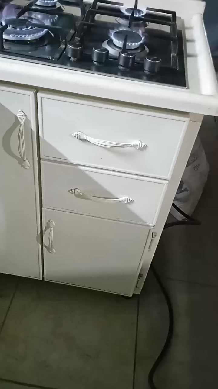 سنك وطباخ نظيف جدا هفلان قرب جامع سيد طيب ***********
سنك وطباخ نظيف جدا هفلان قرب جامع سيد طيب ***********
