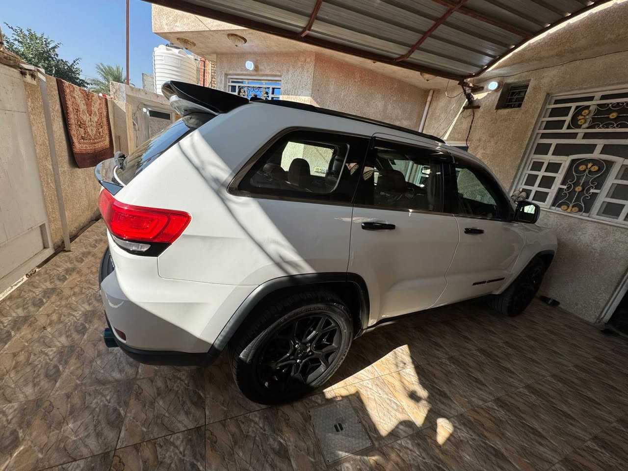 السلام عليكم
جيب لاريدو موديل 2017
امريكي داخله كلين 
لون ابيض 
مواصفات / بصمة + شاشة+كامرة +كشنات جلد تحكم ستيرن +تحكم كشنات 
رقم بغداد بسمي تحويل ثاني يوم سيارة نضيفة ماشي 180 ميل السعر 225 
كما موضحة بصورة مع السونار سيارة للاستفسار اتصل ع ***********
