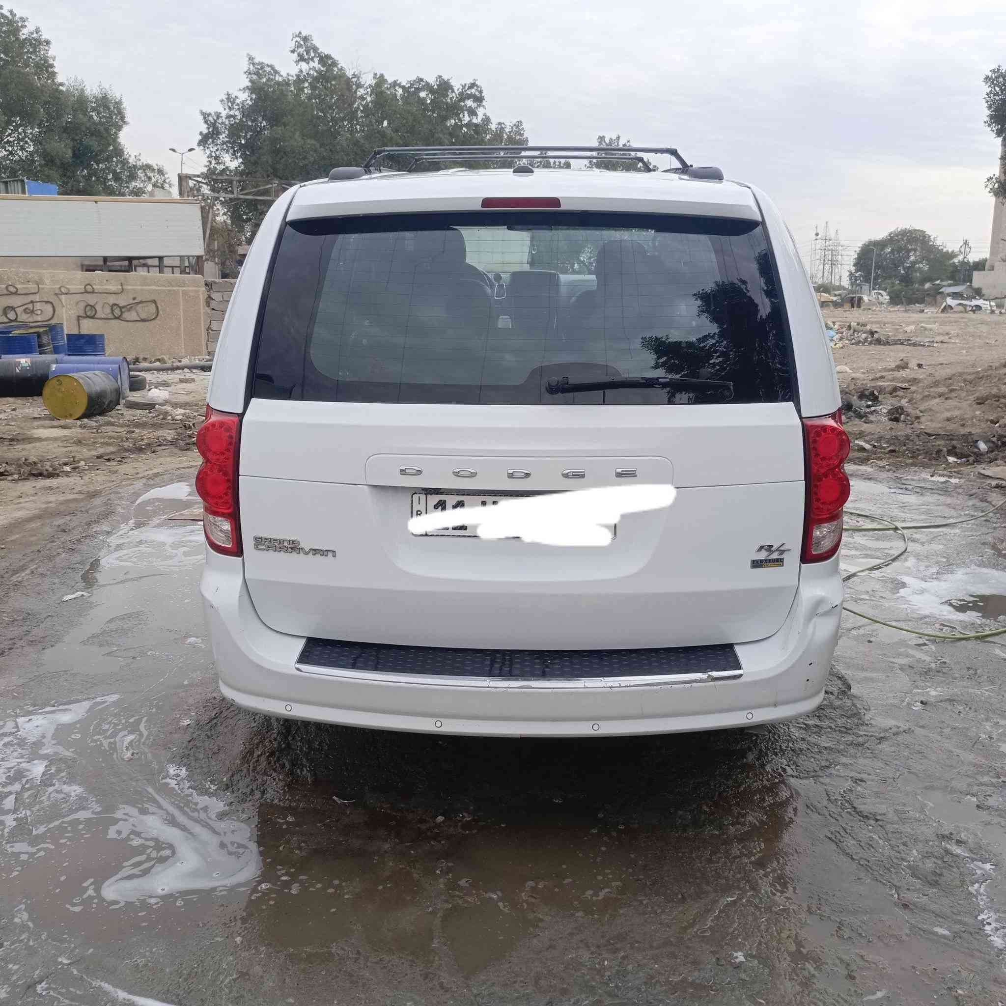 السلام عليكم دوج كرفان للبيع فقط رقم بغداد انكليزي حادثها جاملغ وبنيد الشراي يتصل مكينه كير حداديه كله كامل
السعر 165 وبيها مجال 
***********
