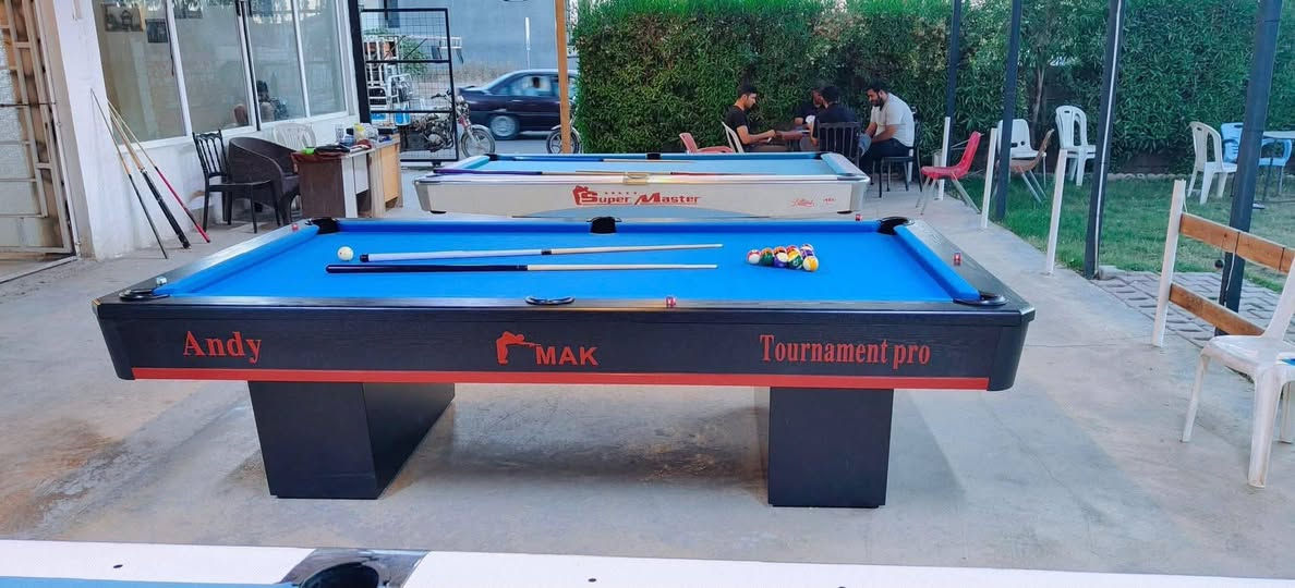 🎱 لعشاق الفخامة والتميز.. طاولات بلياردو (جديدة زيرو) بأعلى المواصفات! 🎱
✨ المواصفات والجمالية:
📦 جديدة بالكرتون: موديلات حديثة جداً وفخمة (مثل موديل MA-MASTERS الملكي باللون الأبيض والخشبي المميز، وموديل MAK Tournament pro الأسود الرياضي الأنيق).
🟢 الفراش (القماش): أصلي ناعم وسريع، يضمنلك دقة عالية باللعب ومقاومة ممتازة للاستهلاك.
💥 الباندات: مرونة عالية واستجابة مثالية للكرة.
تجي كاملة مع كافة ملحقاتها (العصي، الكرات الاحترافية، المثلث، والطباشير).
🚚 متوفر خدمة توصيل


**إذا كنت صاحب هذا الإعلان وتريد حذفه لأي سبب، رجاءا أرسل رسالة إلى الدعم الفني**