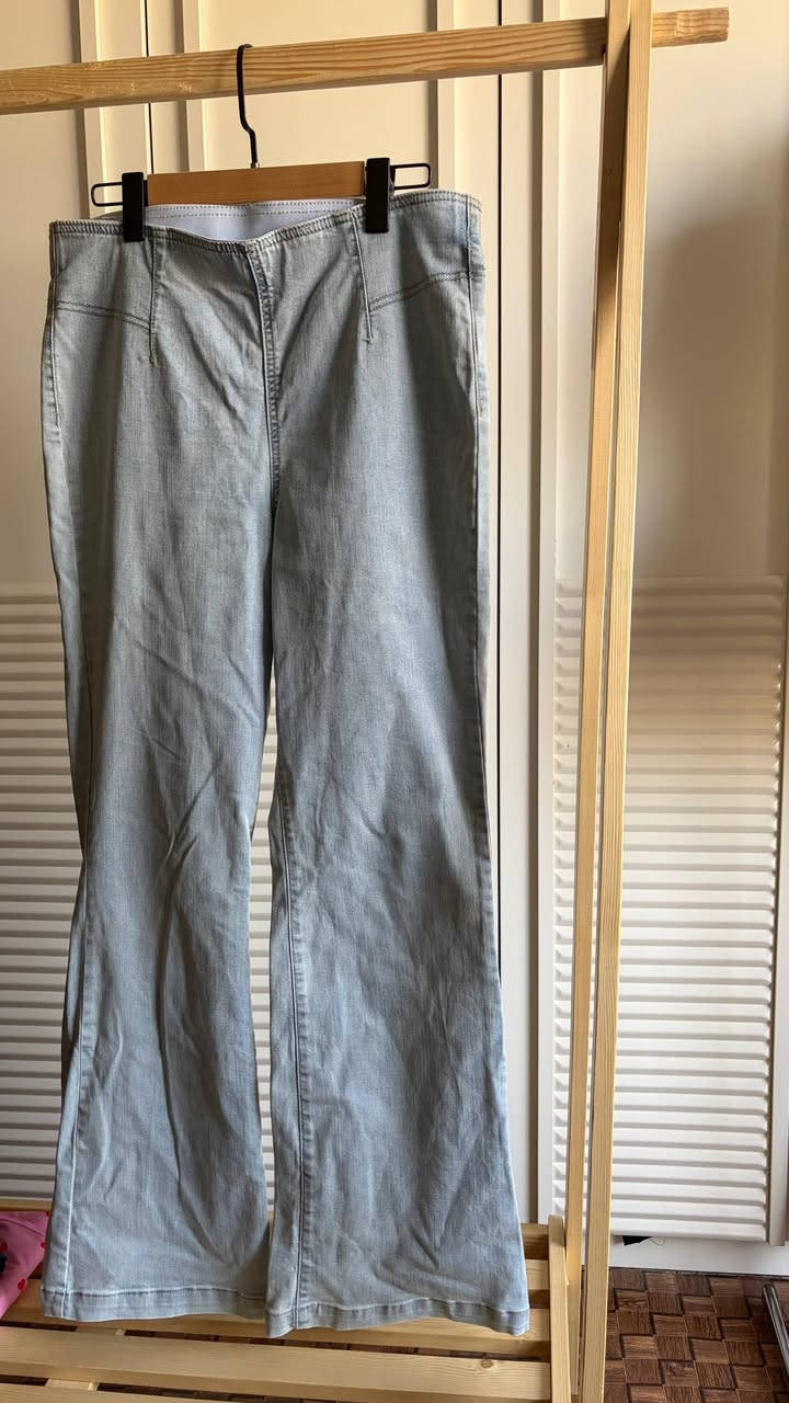 جينزات قياس ٣٨/٤٠
سعر قطعتين ب١٥ الف تصفية ❤️


**إذا كنت صاحب هذا الإعلان وتريد حذفه لأي سبب، رجاءا أرسل رسالة إلى الدعم الفني**