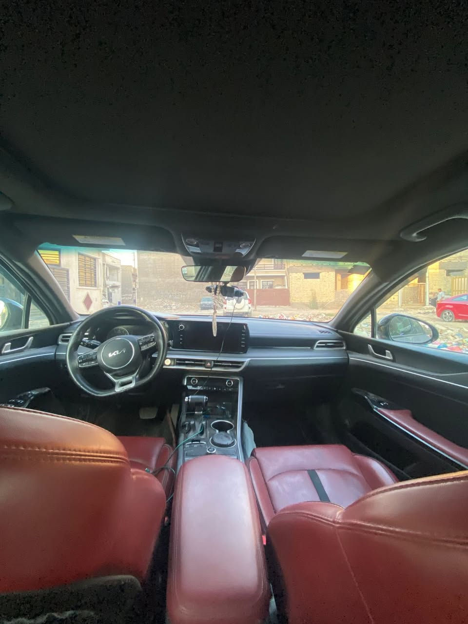 السعر ب135
Kia K5 2023. 1.6 TURBOجي تي لاين 

حجم المكينه : 1.6 تيربو ،✈️✈️ 

الضرر : موجود داخل الصور 

ماشيه 35مايل 

             مواصفاتها

1.شاشه

2.بصمه

3.ويل كب

4.كشنات جلد 

5.تشغيل عن بعد

6.رادرات

7.بصمة ابواب

8.صندك  بصمه

9.اشاير بالمري

10. كشافات

11• 5وضعيات قياده

12.قياده ذاتية  

13.بكلايت + مسطره لد

14.هندبريك بصمه

15. اوتو هولد 

16. توقف ذاتي 

للتواصل *********** 

تحياتي مكاني بغداد
