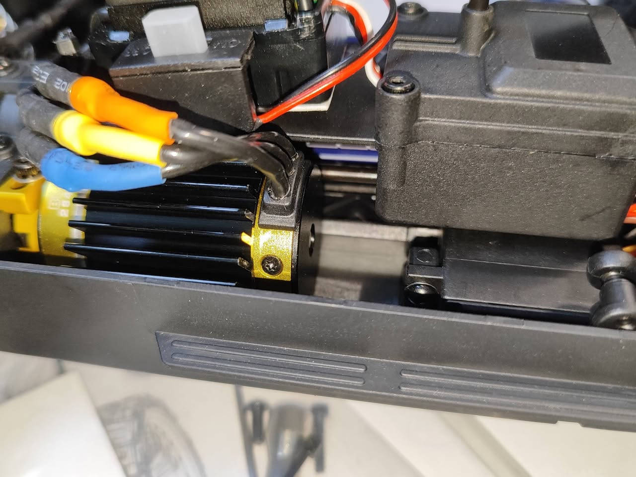 MT14R
شوف الفيديو وراح تعرف التفاصيل
شركة JSI شبيهة لل ZD حجم 1/14 
برشلس سرعة 95km حقيقي
السيارة جديدة ومتكاملة 
توصيل متوفر .


**إذا كنت صاحب هذا الإعلان وتريد حذفه لأي سبب، رجاءا أرسل رسالة إلى الدعم الفني**