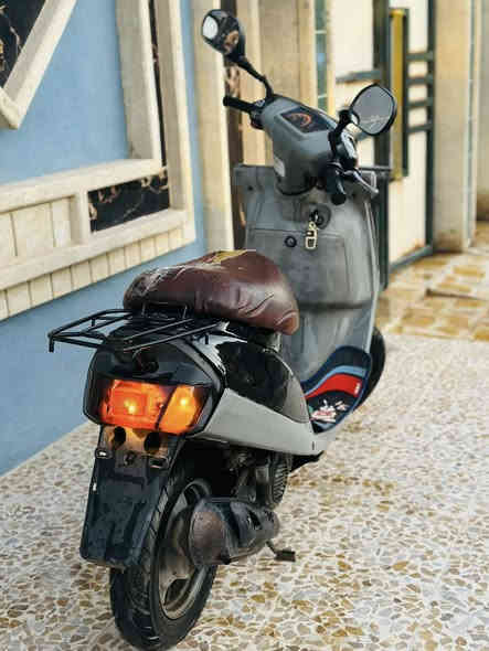 موطور بزون نضافه فول 
كهربائيات كله شغال 
سلف بس رايدله باتري 
اشاير لايت كله شغال 
هندر واحد يشتغل شرط 
قطاره مال بانزين شرط 
ويا الأدرع الأصلي ماله بدلته 
السعر 200 للاستفسار الاتصال ع رقم *********** متوفر وتساب
